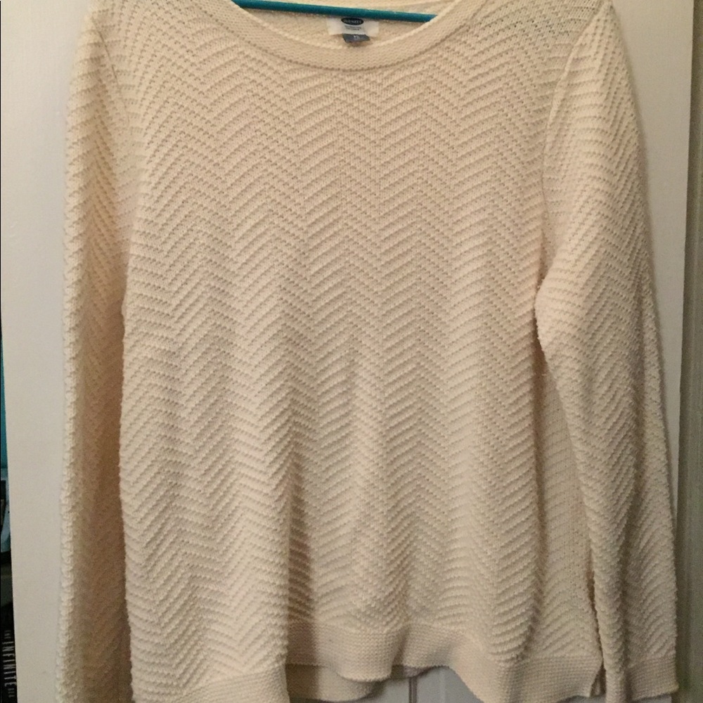 Cute white sweater!